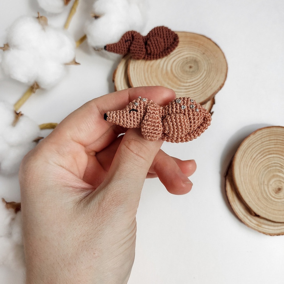 Брошь Спящая такса (Лилия Шарипова)