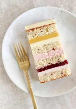 Торт Кокос-манго-малина (yanni.bakery)