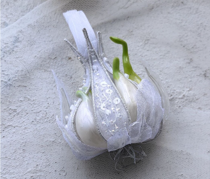 [peyakh-school] Брошь Королевский чеснок (Ангелина Пеях)