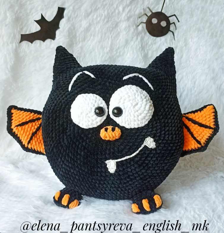 Подушка Летучая Мышка (Елена Панцырева), фото 1 из 1.