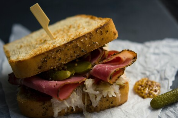 Полный путеводитель по бутербродам для праздничного стола и на каждый день. Гайд (Алексей Онегин)