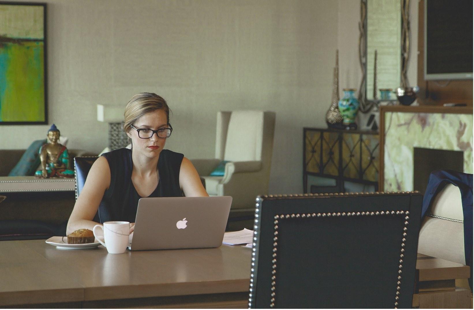 Кадровое делопроизводство и охрана труда. Как избежать штрафов (Ярослав Заруев, Елена Кадач, Олег Попов, Татьяна Светлова)