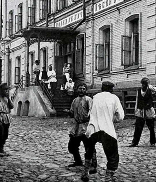 [Умные люди] Московские гетто: непарадная Москва (Иван Савушкин)