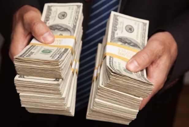 Я Есмь Миллионер (Лавиния Сина Шендрей)