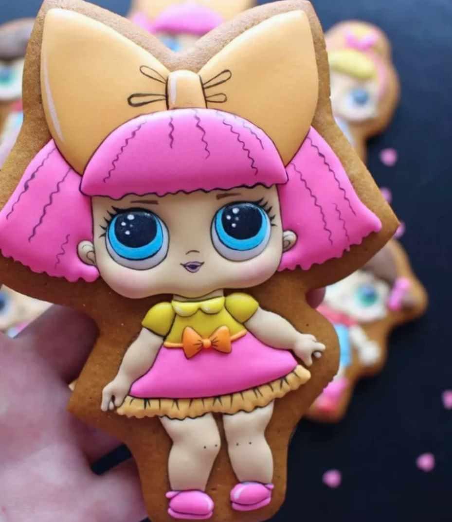 Пряники. Два видео МК: "Куклы ЛОЛ" и "Заливка и прорисовка объёмного личика, щёчек, носика, глазок.