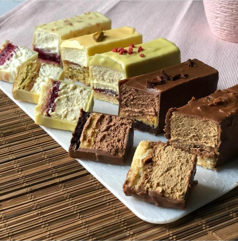 [shescake] Нарезные пирожные. Малина-фисташка