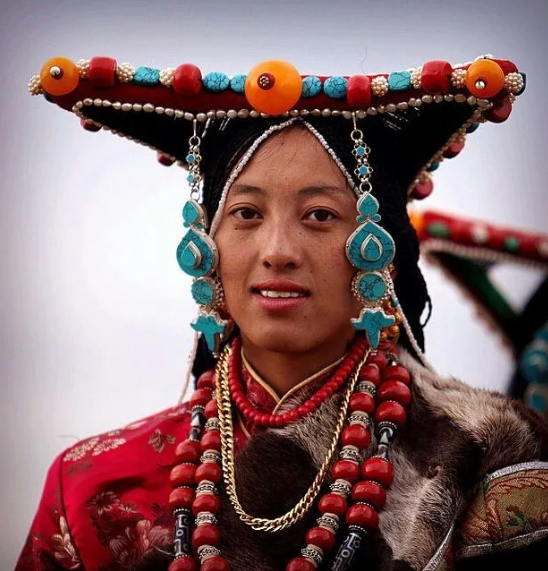 [Музей Востока] Оседлав коня удачи. Традиционное жилище, костюм и украшения (Тамара Илюхина)