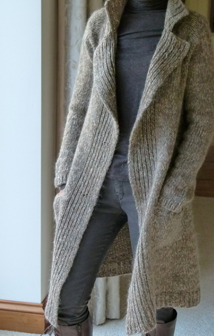 [Вяжи.ру] Твидовое пальто регланом сверху (Regina Moessmer)