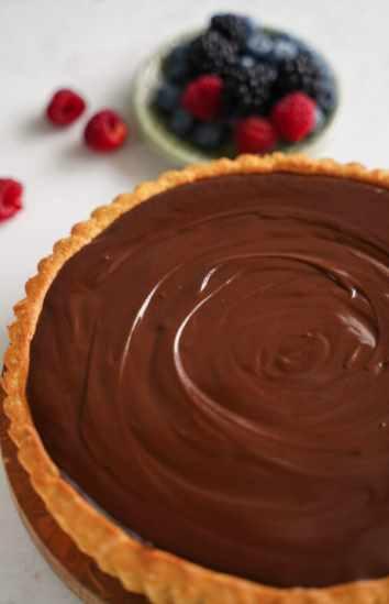 [chocobunny] Шоколадный тарт с ягодным конфи (Сабина Ананиади)