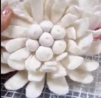 Снежная хризантема (Наталья Островская)