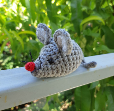 [Fiona_dolls] Мышка крючком, простая маленькая вязаная мышь, фото 1 из 1.