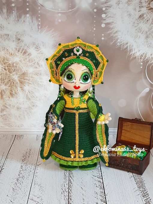 [Вязаный мирок Феи] Кукла Хозяйка медной горы (Екатерина Фомина)