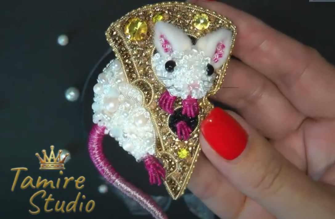 Брошь из бисера Мышка (Татьяна Тамире)