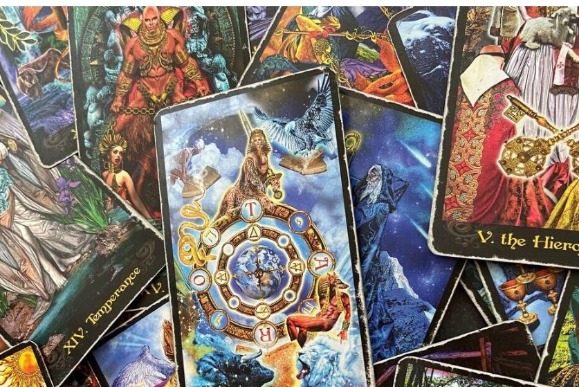 Таро. Как задавать вопросы и создавать расклады (Екатерина Бусыгина)