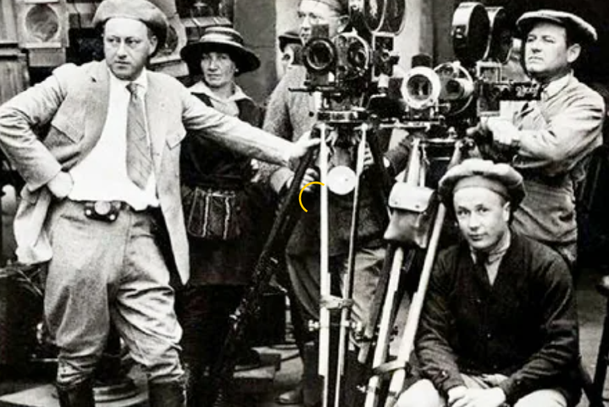 Краткий гайд по истории кино (Елена Строганова)