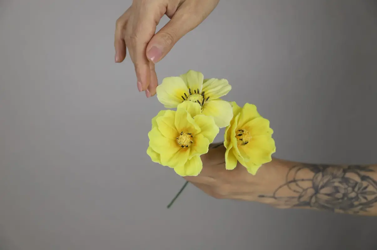 Космея из пластичного шоколада  (Даяна Лус)