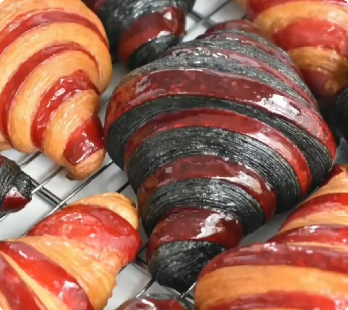 Слоёное дрожжевое тесто. Круассаны (Афина Исаакова)