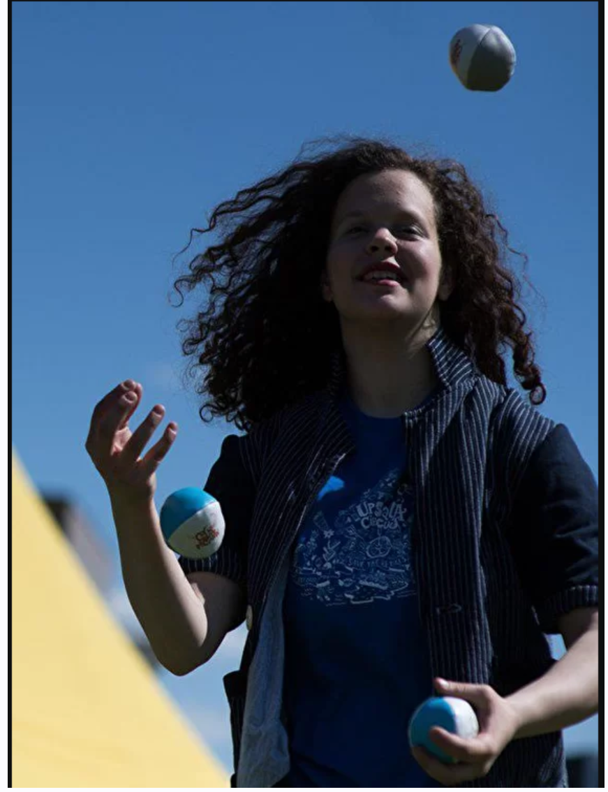 [Упсала-Цирк] Научитесь жонглировать 3 мячами за 2 недели с артистами Упсала-Цирка