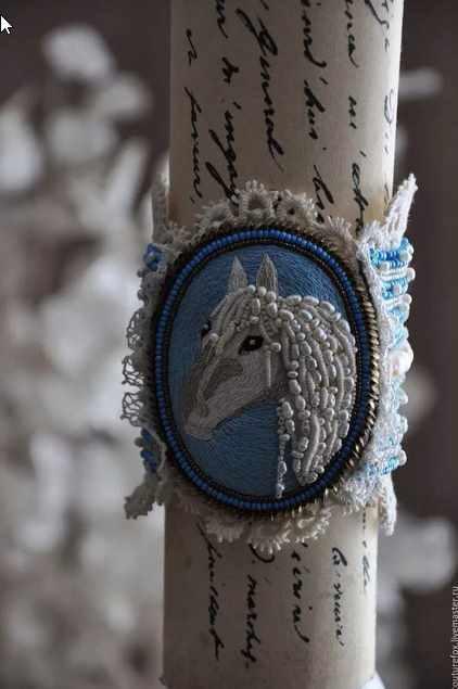 Браслет-манжета с выпуклым центром в формате PDF (Katrina Mayzengelter)