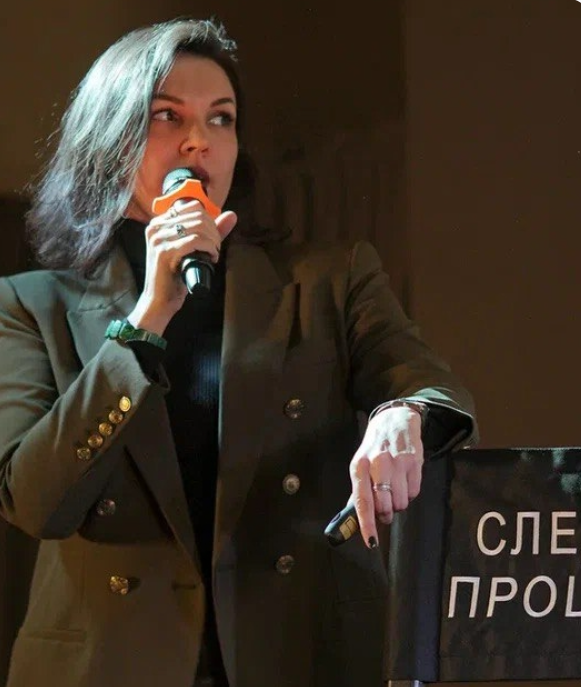 Фундамент продаж в онлайн. Как эксперту упаковать себя и социальные сети, чтобы продавать дорого, системно и легко (Регина Браун)