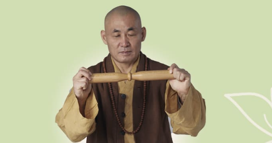 Цигун с жезлом бань. 2021 (Ши Янбин)