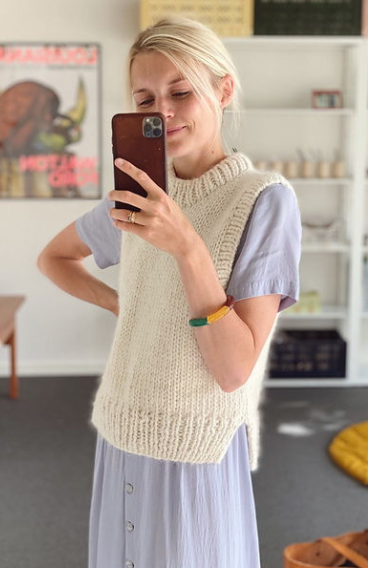 Жилет Holiday Slipover (PetiteKnit)